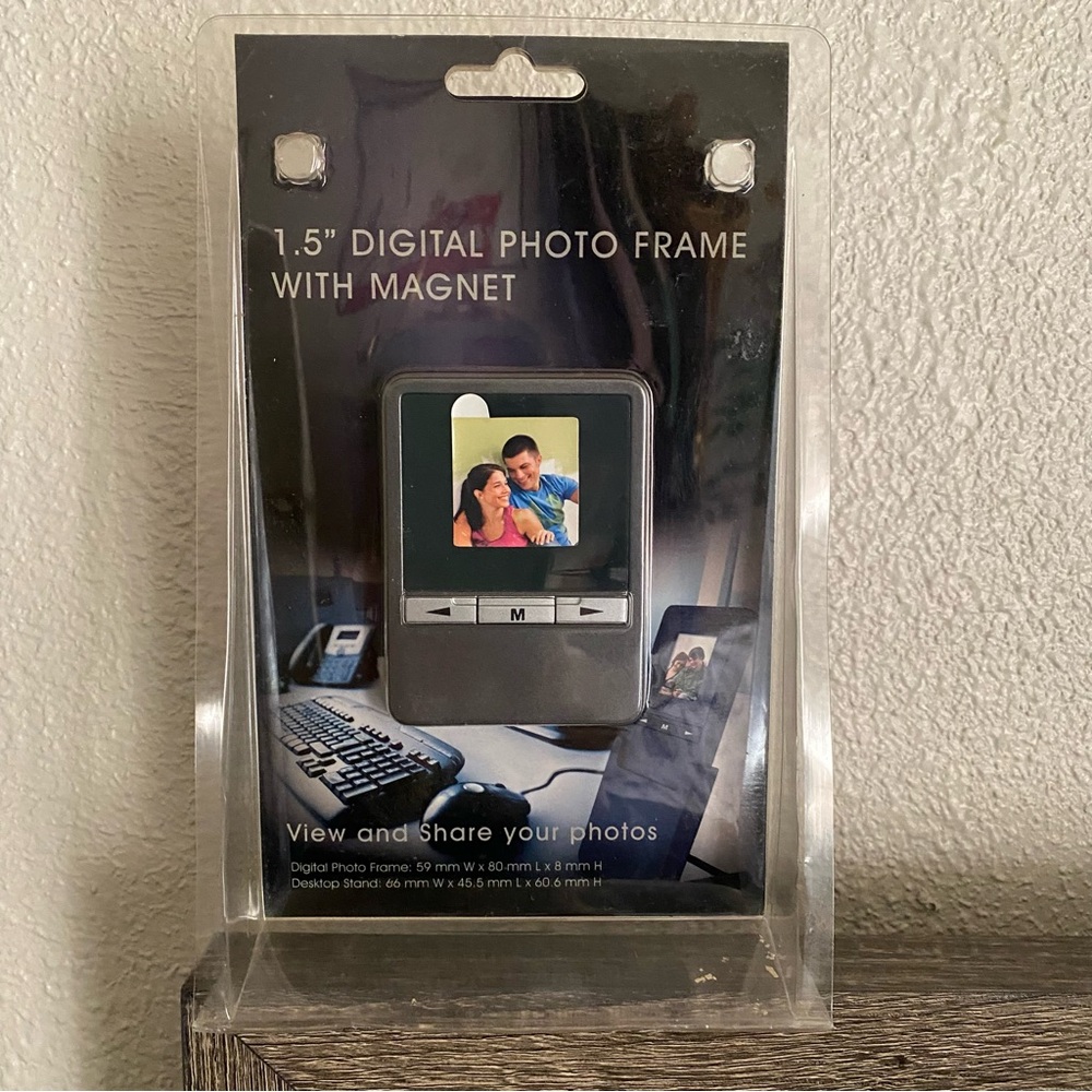 1.5" Digital Photo Frame with Magnet